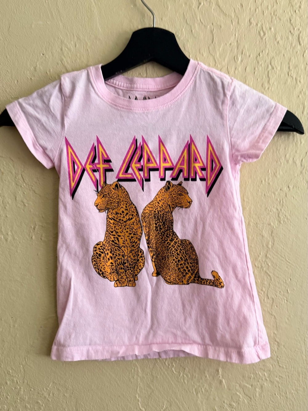 Def Leppard Kids' Pink Short Sleeve Graphic Tee
